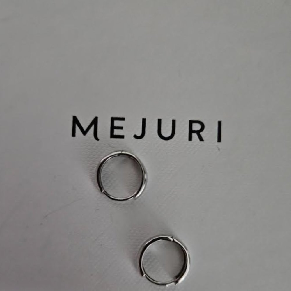 Mejuri Bold Huggie Hoops